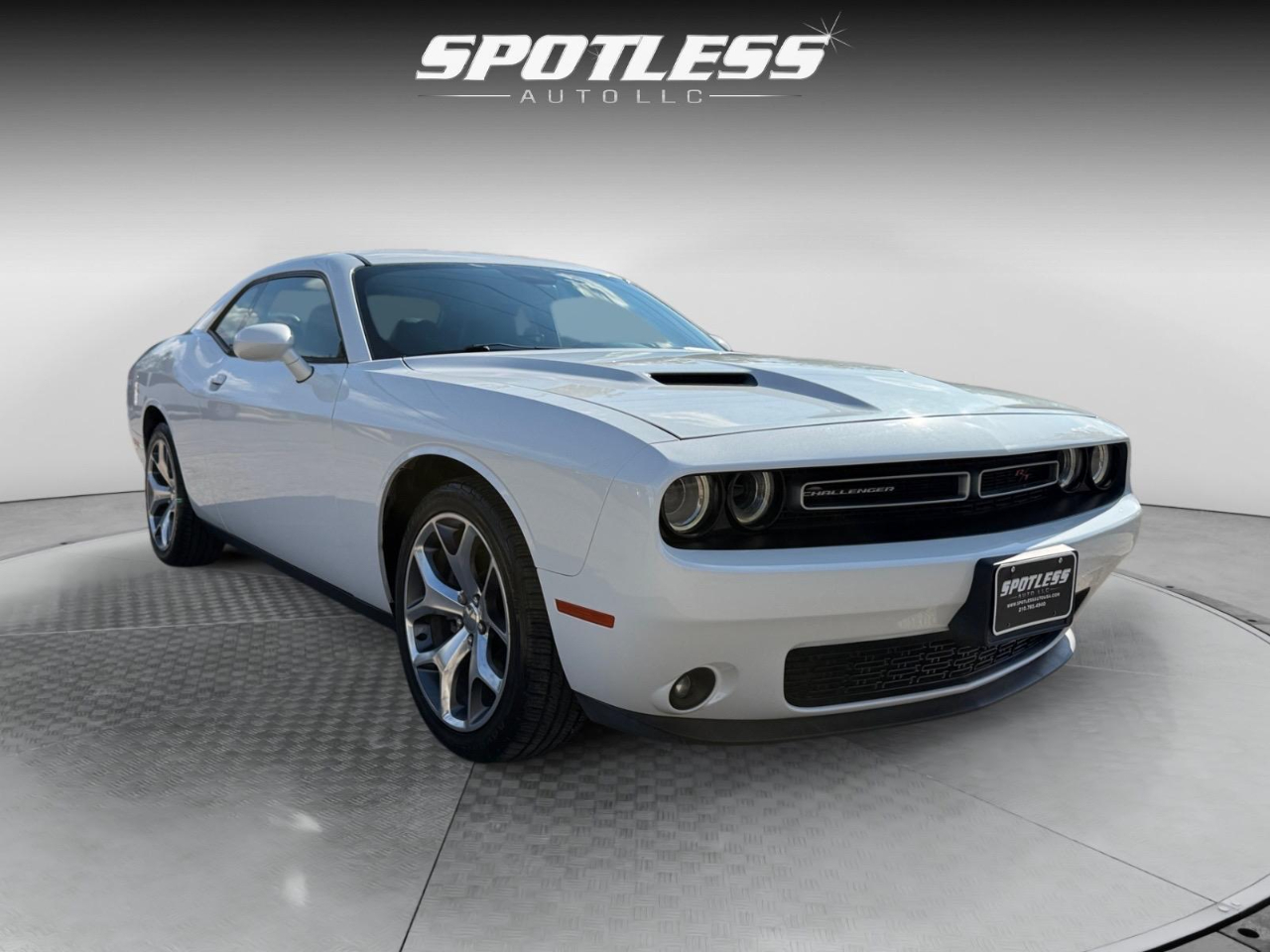 2015 Dodge Challenger SXT Plus photo 10