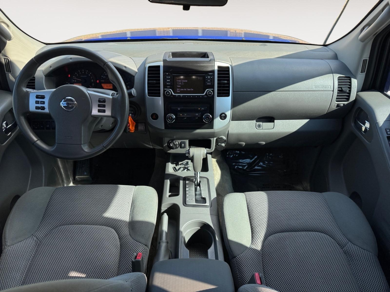 2015 Nissan Frontier SL Crew Cab photo 21