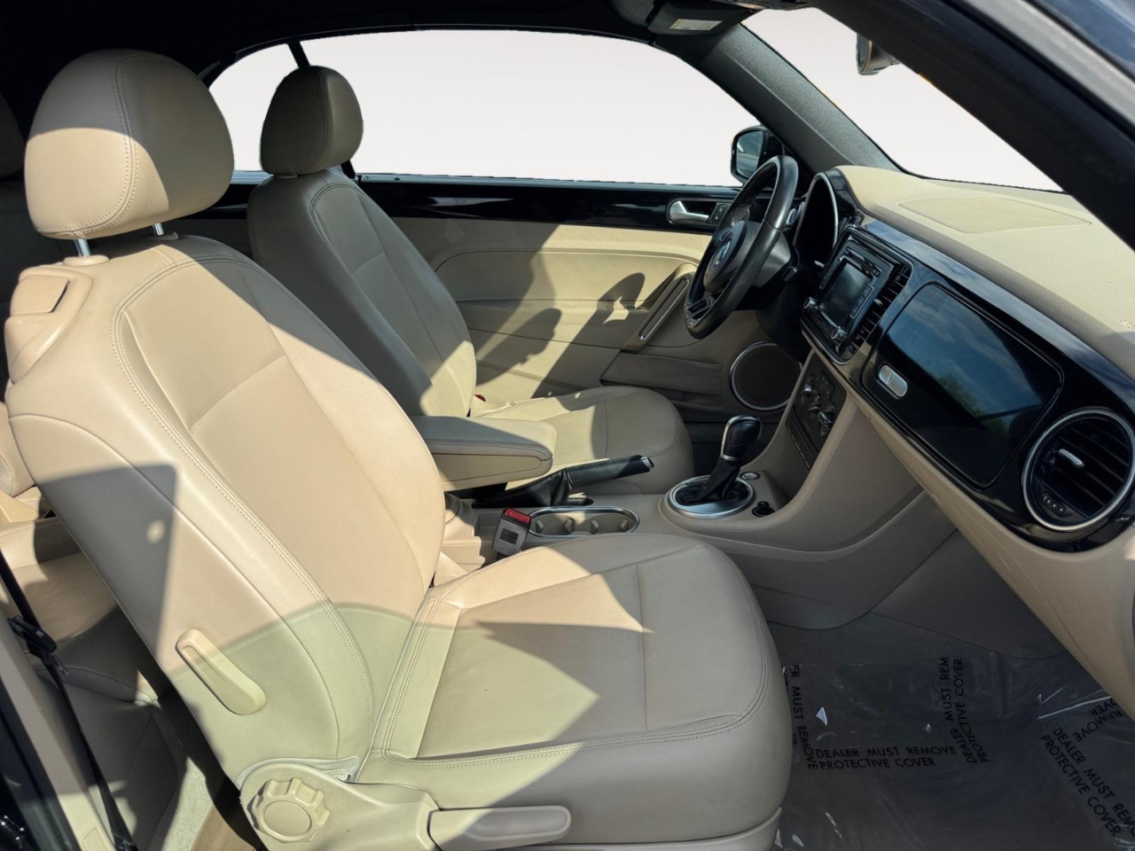 2014 Volkswagen Beetle 1.8T photo 26