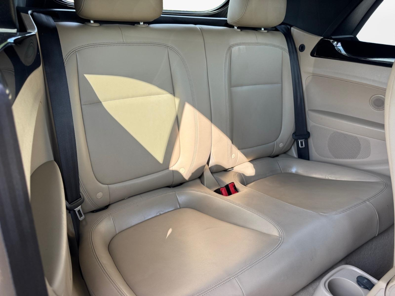 2014 Volkswagen Beetle 1.8T photo 31