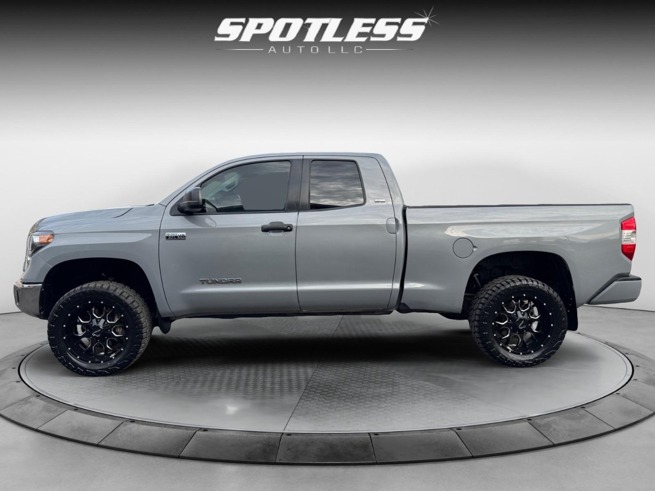 2021 Toyota Tundra SR5 Grade photo 2