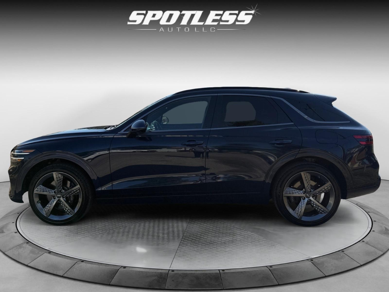 2023 Genesis GV70 2.5T Sport photo 2