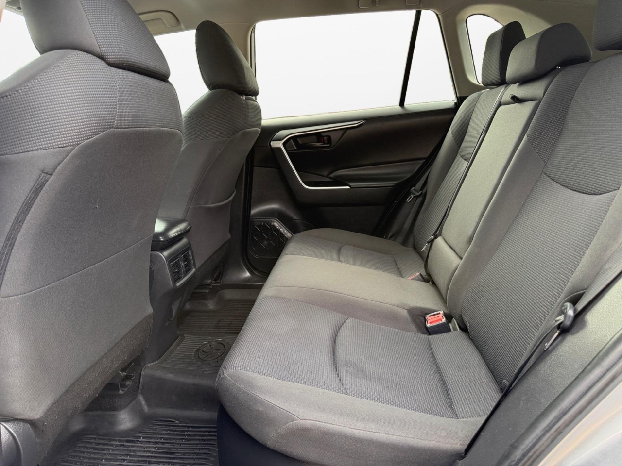 Toyota RAV4 Hybrid LE 2021 Toyota RAV4 Hybrid LE 2021