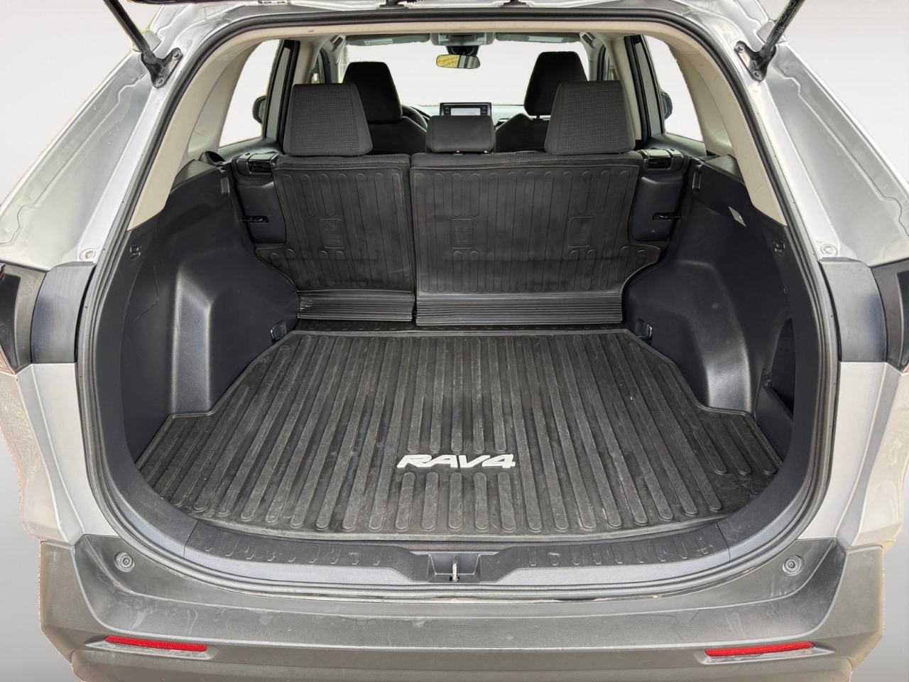 Toyota RAV4 Hybrid LE 2021 Toyota RAV4 Hybrid LE 2021