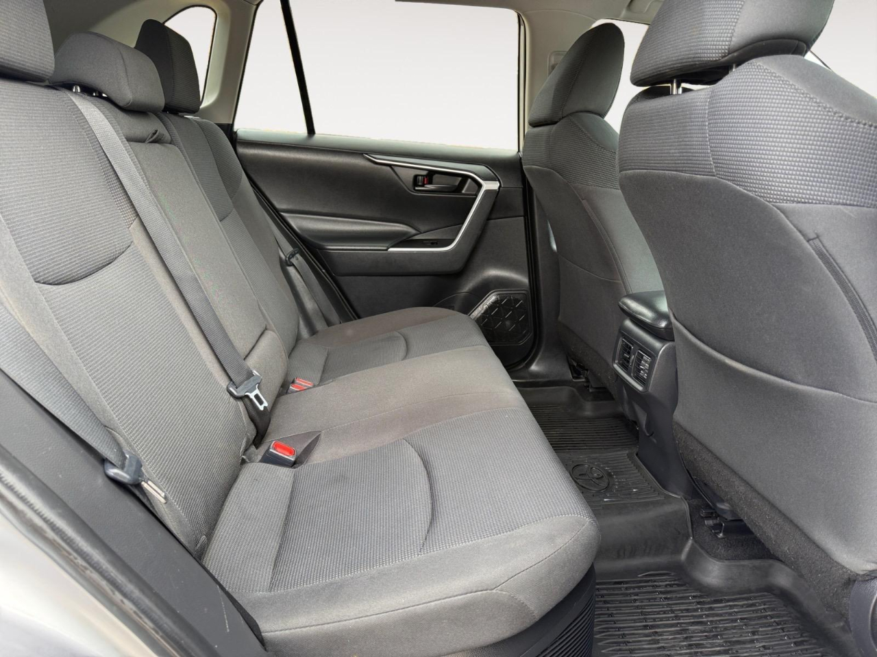 Toyota RAV4 Hybrid LE 2021 Toyota RAV4 Hybrid LE 2021