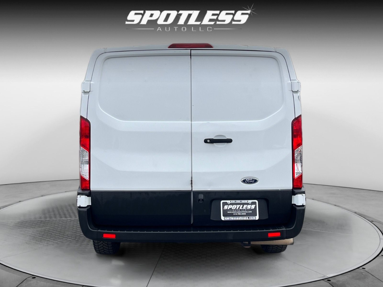 Ford Transit 150 Van Low Roof w/Sliding Pass. 130-in. WB 2020