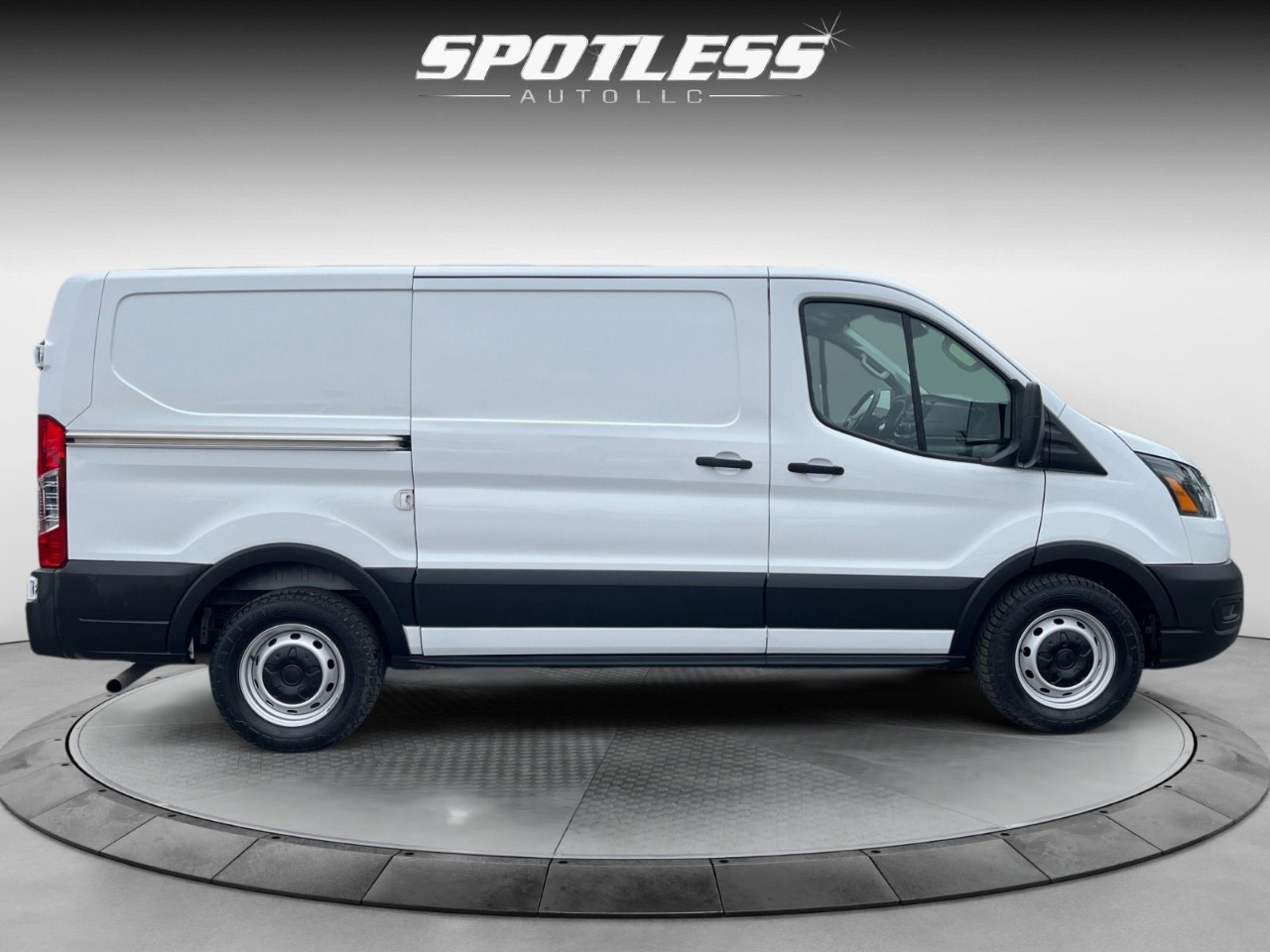 Ford Transit 150 Van Low Roof w/Sliding Pass. 130-in. WB 2020