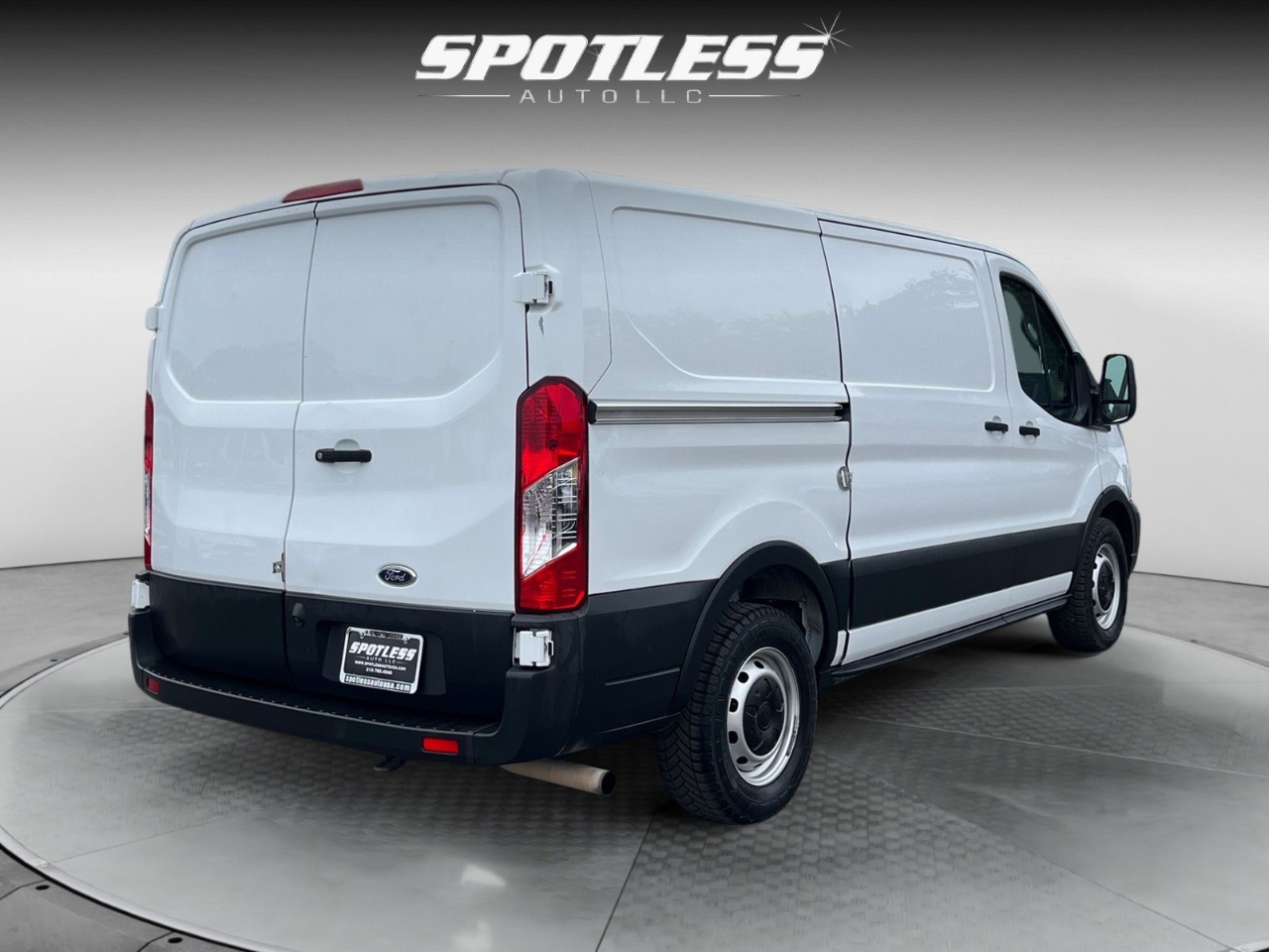 Ford Transit 150 Van Low Roof w/Sliding Pass. 130-in. WB 2020