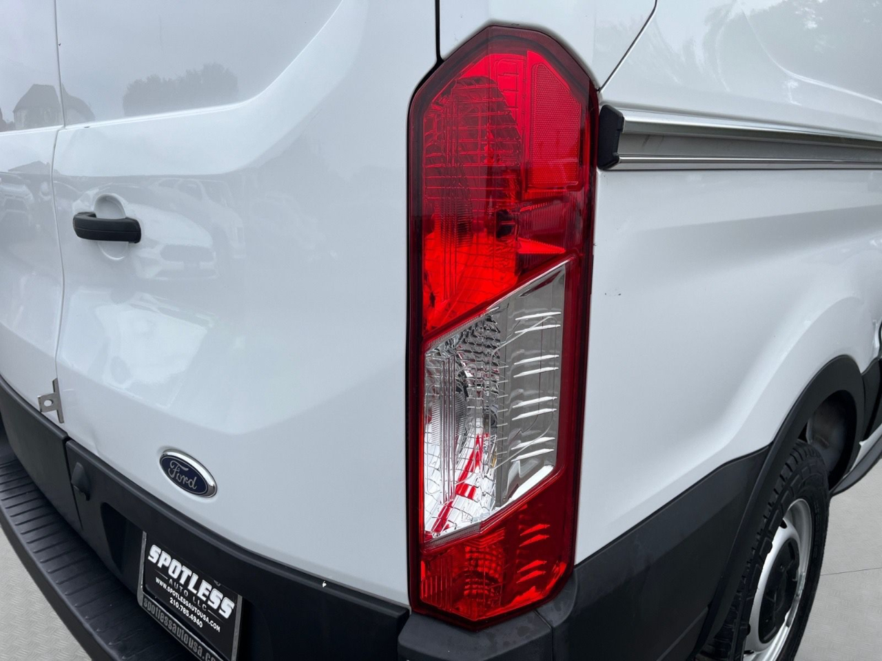 Ford Transit 150 Van Low Roof w/Sliding Pass. 130-in. WB 2020