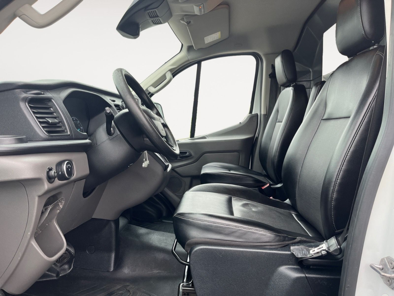 Ford Transit 150 Van Low Roof w/Sliding Pass. 130-in. WB 2020