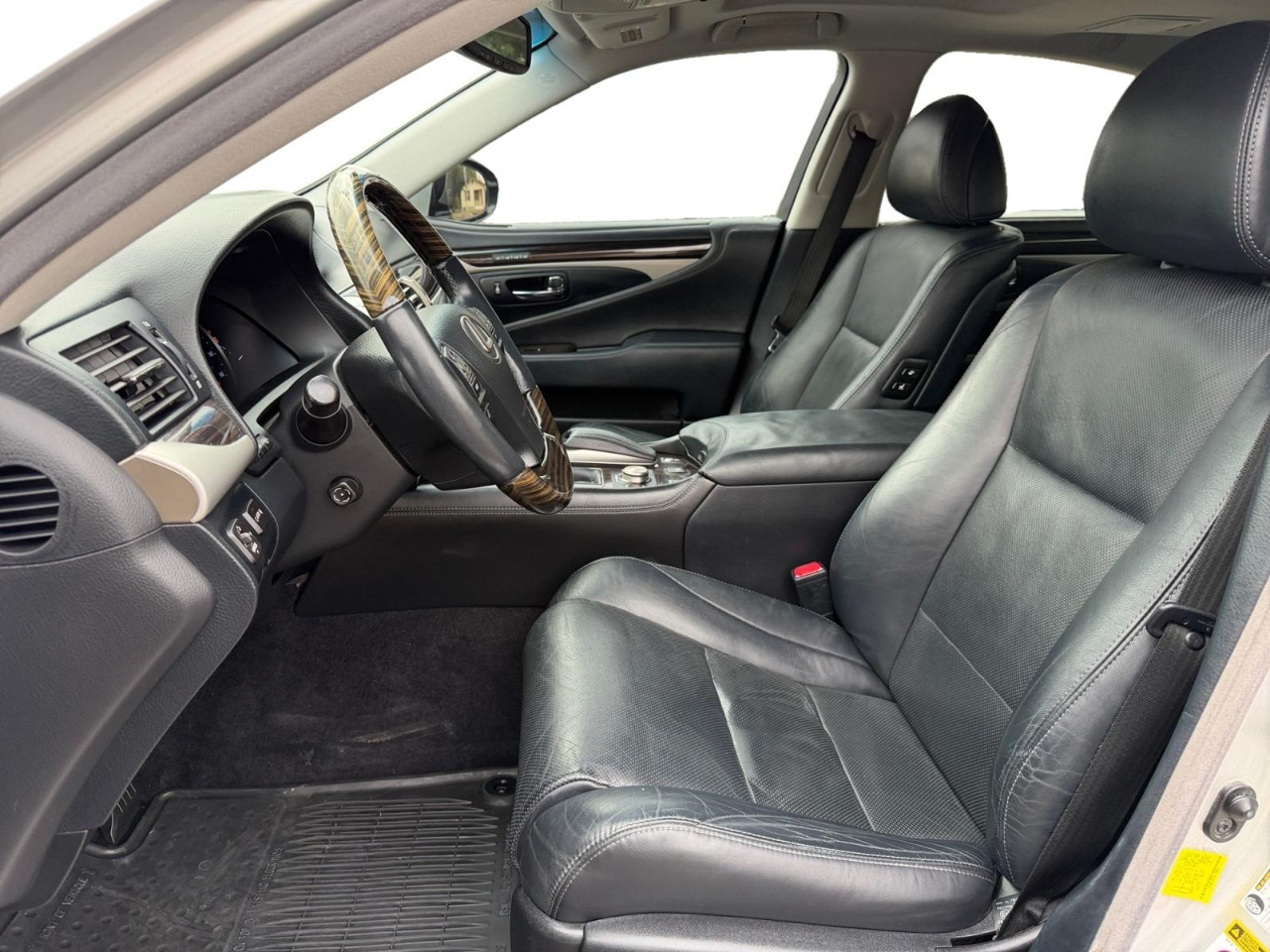 Lexus LS 460 Luxury Sedan 2015 Lexus LS 460 Luxury Sedan 2015