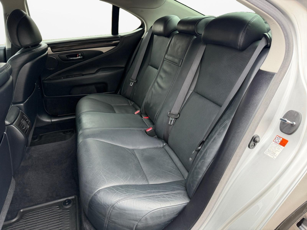 Lexus LS 460 Luxury Sedan 2015 Lexus LS 460 Luxury Sedan 2015