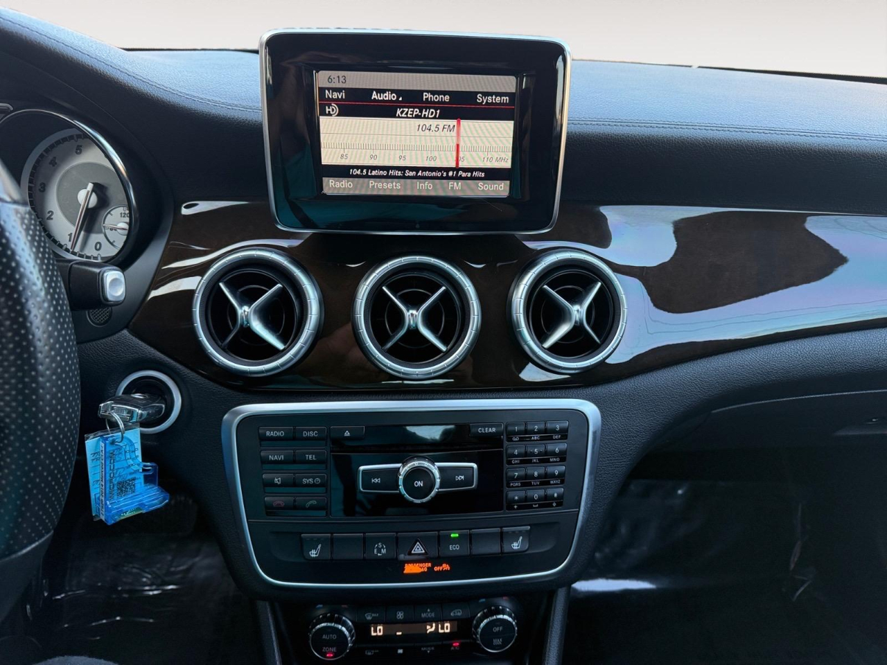 Mercedes-Benz CLA-Class CLA250 4MATIC 2014 Mercedes-Benz CLA-Class CLA250 4MATIC 2014