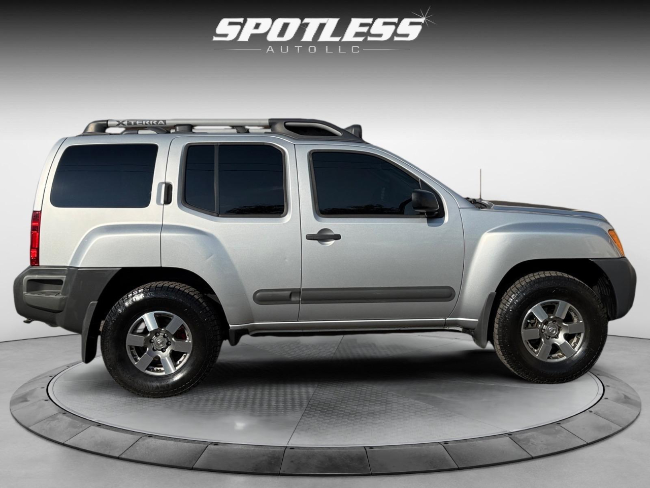 Nissan Xterra PRO-4X 4D SUV 4X4 2011 Nissan Xterra PRO-4X 4D SUV 4X4 2011