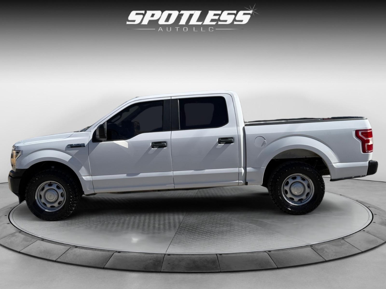 Ford F-150 XL SuperCrew 5.5-ft. Bed 4WD 2018 Ford F-150 XL SuperCrew 5.5-ft. Bed 4WD 2018
