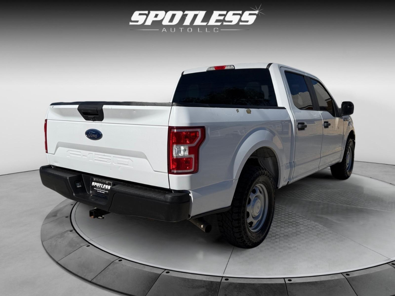 Ford F-150 XL SuperCrew 5.5-ft. Bed 4WD 2018 Ford F-150 XL SuperCrew 5.5-ft. Bed 4WD 2018