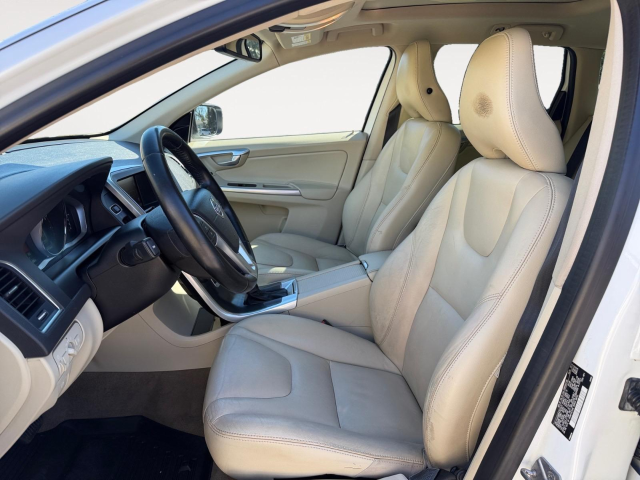 Volvo XC60 2.0 T5 Premier 2015 Volvo XC60 2.0 T5 Premier 2015