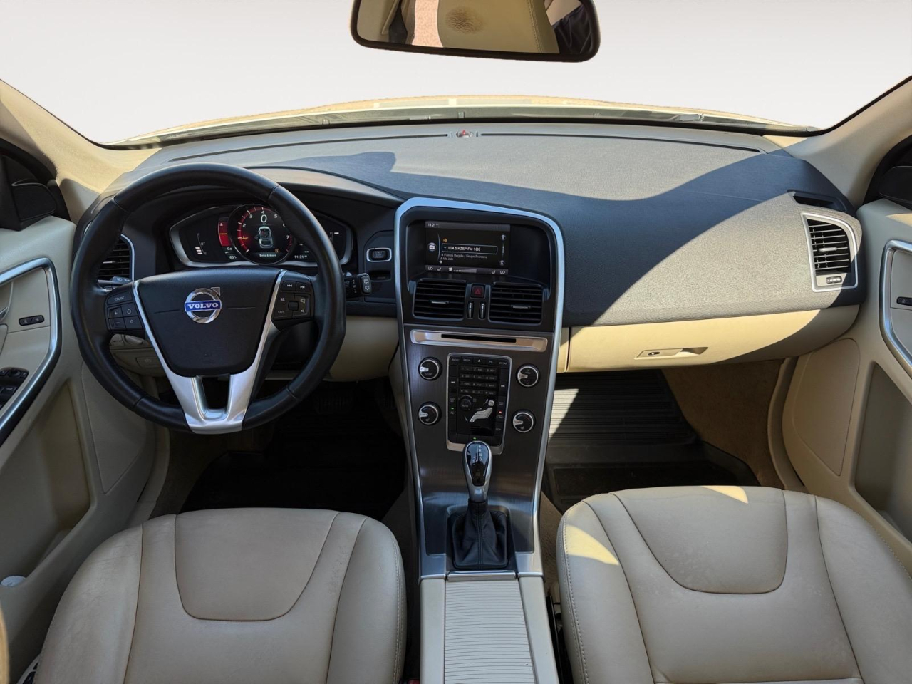 Volvo XC60 2.0 T5 Premier 2015 Volvo XC60 2.0 T5 Premier 2015