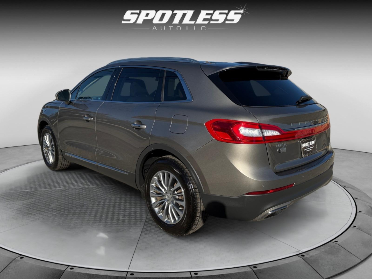 2017 Lincoln MKX Select photo 3