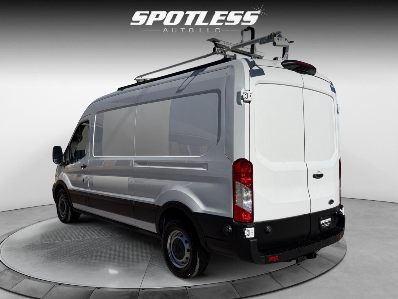 Ford Transit 250 Van Med. Roof w/Sliding Pass. 130-in. WB 2020