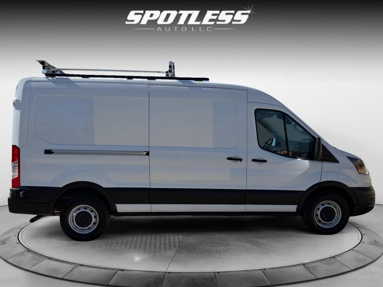 Ford Transit 250 Van Med. Roof w/Sliding Pass. 130-in. WB 2020