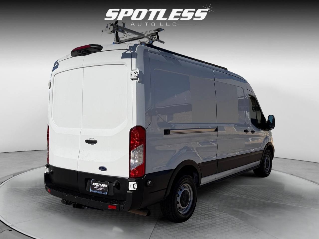 Ford Transit 250 Van Med. Roof w/Sliding Pass. 130-in. WB 2020