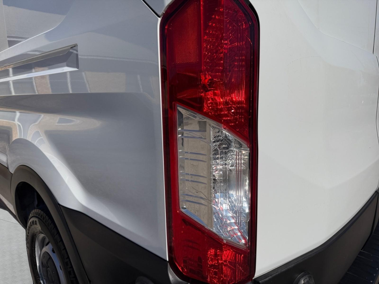 Ford Transit 250 Van Med. Roof w/Sliding Pass. 130-in. WB 2020