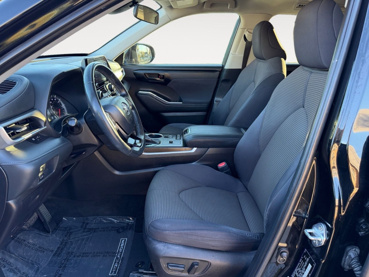 Toyota Highlander LE FWD V6 2021