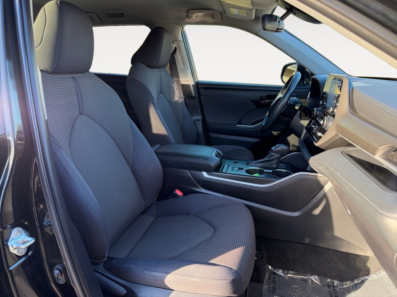 Toyota Highlander LE FWD V6 2021