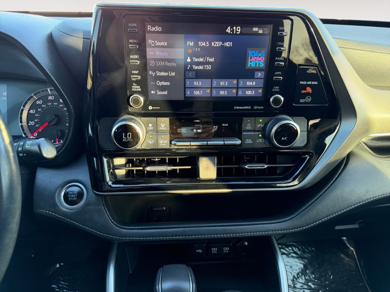 Toyota Highlander LE FWD V6 2021