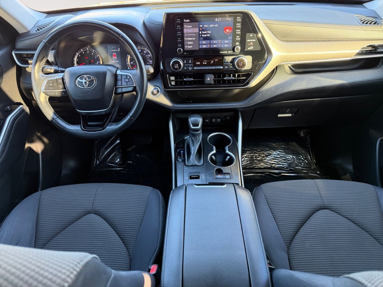 Toyota Highlander LE FWD V6 2021