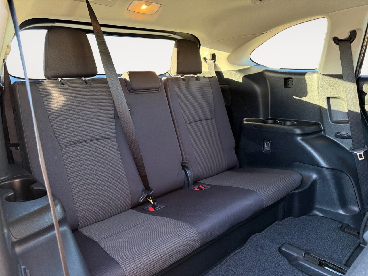 Toyota Highlander LE FWD V6 2021