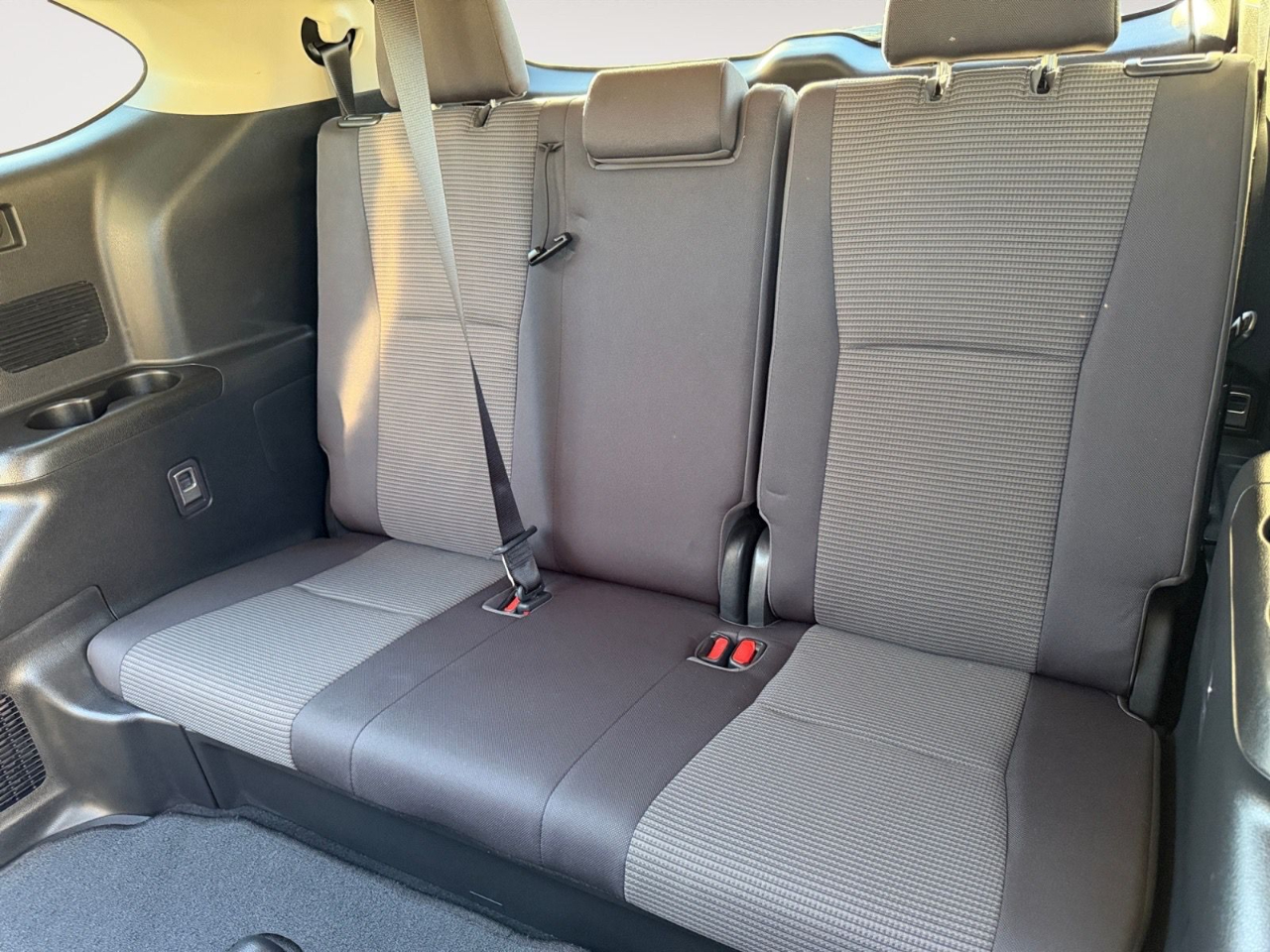 Toyota Highlander LE FWD V6 2021