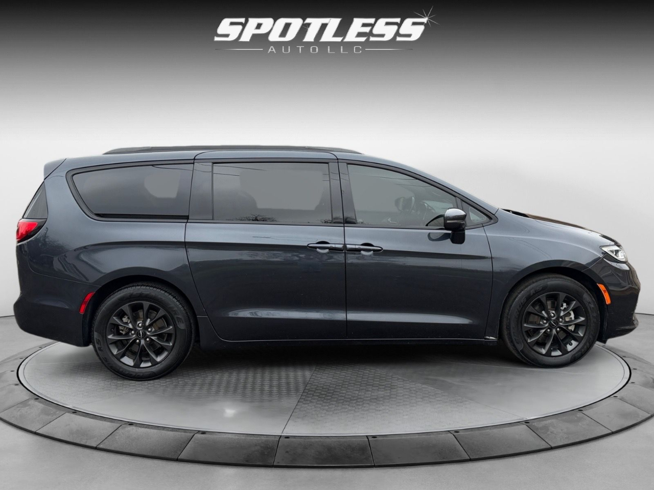 Chrysler Pacifica Touring Plus 2021