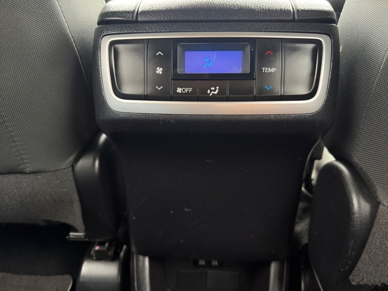 Toyota Highlander LE FWD I4 2019