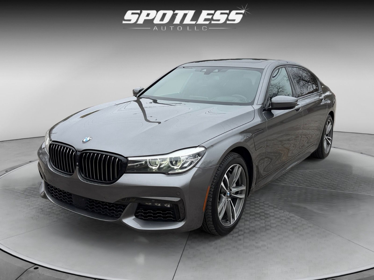 BMW 7-Series 740e xDrive iPerformance 2017
