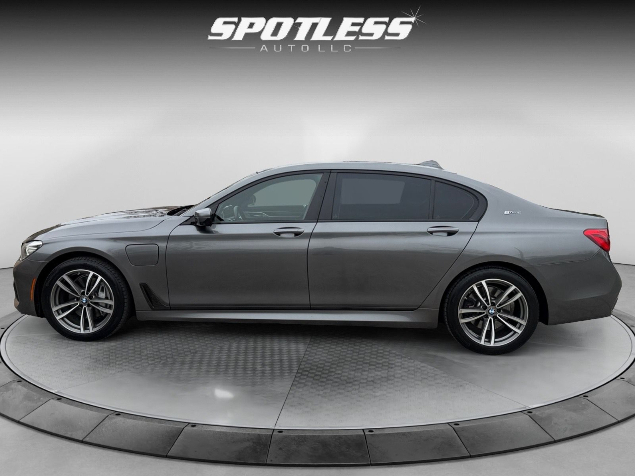 BMW 7-Series 740e xDrive iPerformance 2017