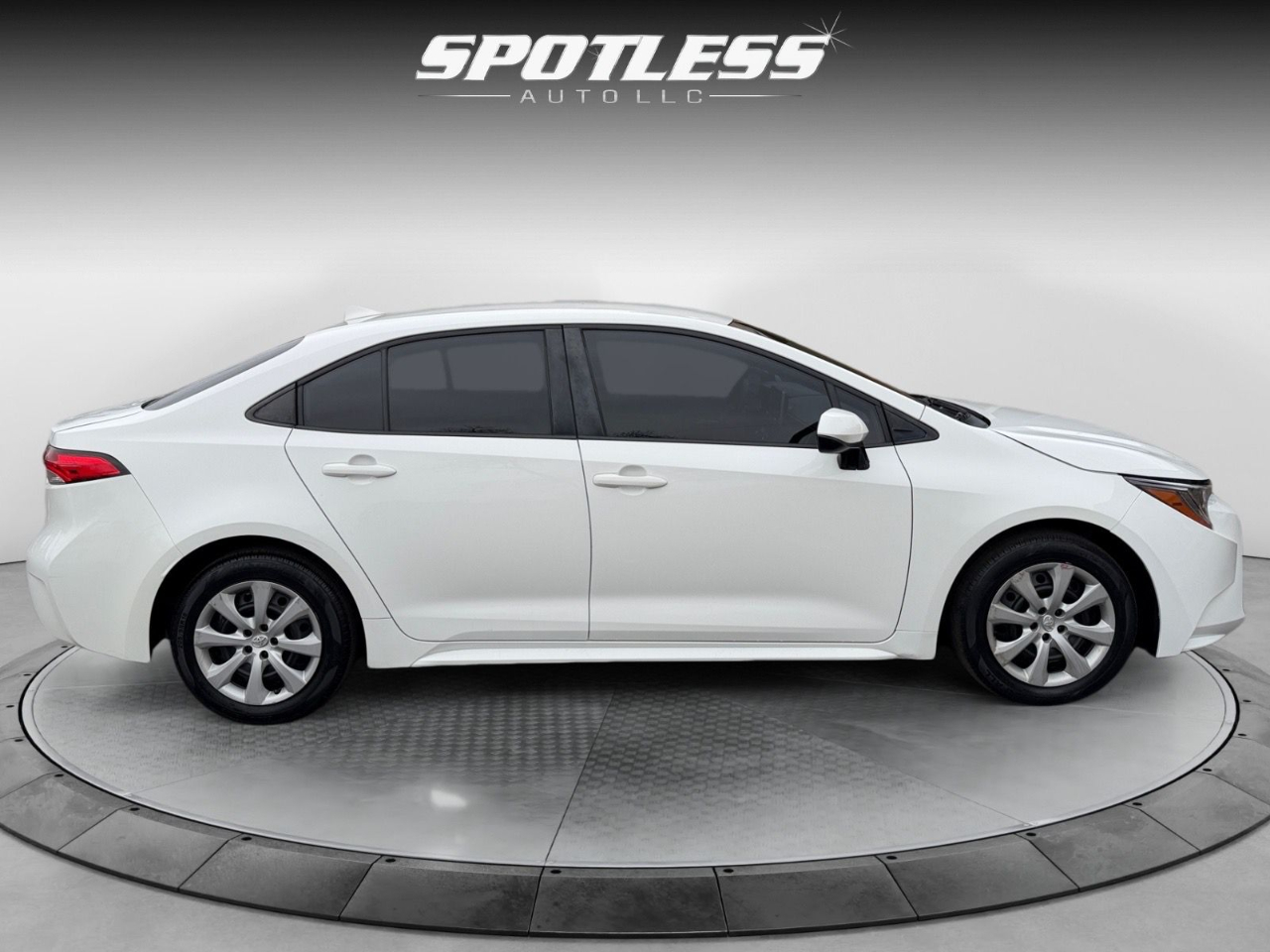 Toyota Corolla LE 2021