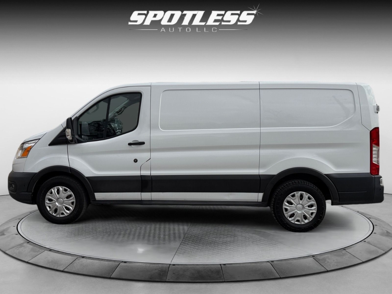 Ford Transit 150 Van Low Roof w/Sliding Pass. 130-in. WB 2020