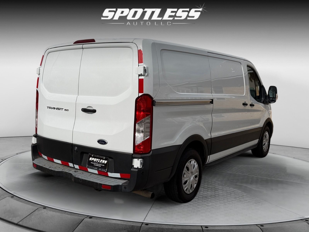 Ford Transit 150 Van Low Roof w/Sliding Pass. 130-in. WB 2020