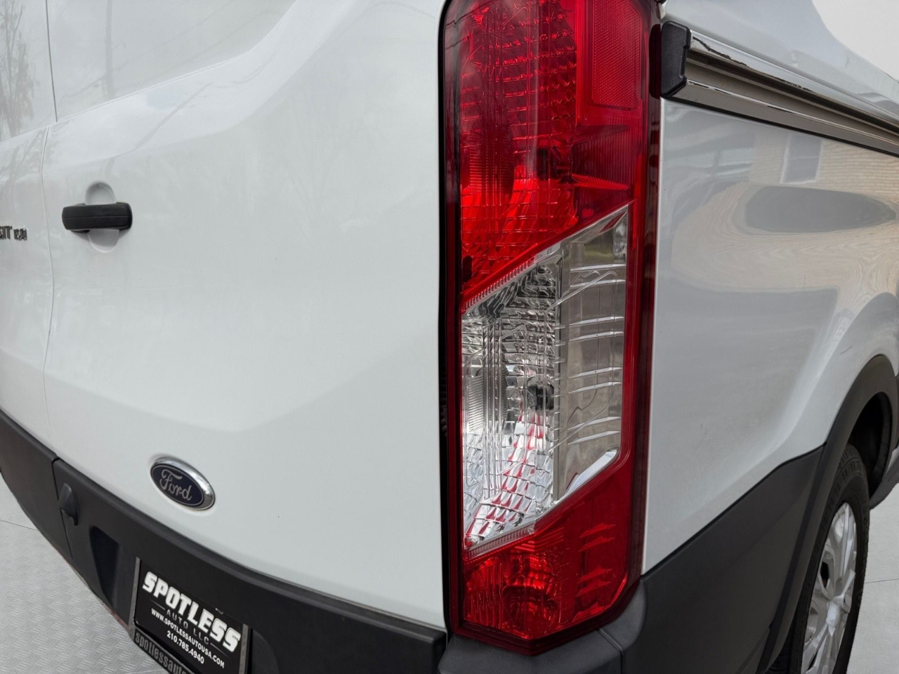 Ford Transit 150 Van Low Roof w/Sliding Pass. 130-in. WB 2020