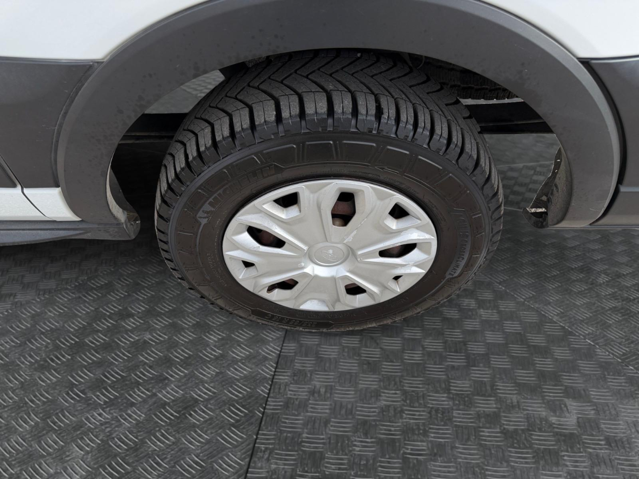 Ford Transit 150 Van Low Roof w/Sliding Pass. 130-in. WB 2020