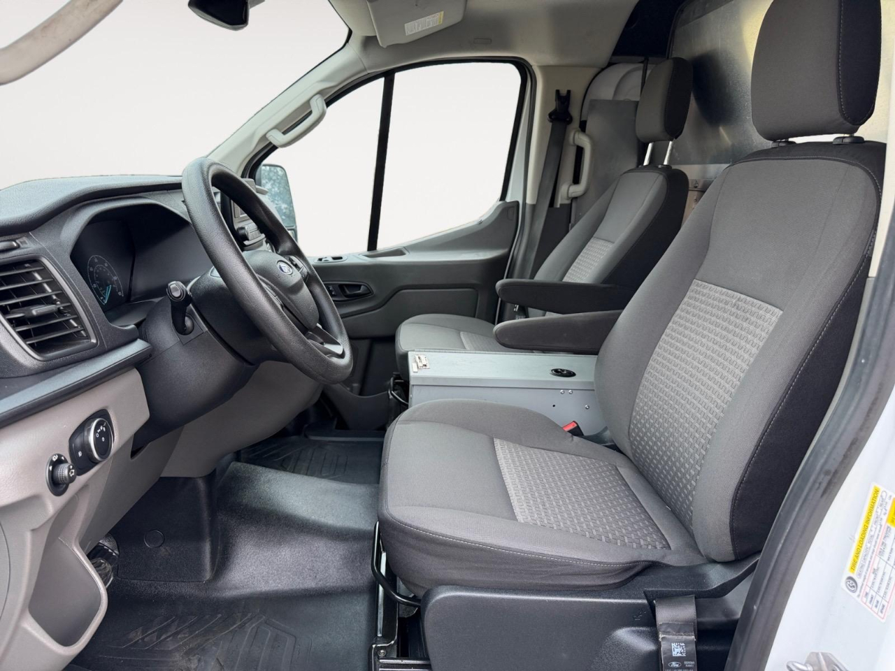 Ford Transit 150 Van Low Roof w/Sliding Pass. 130-in. WB 2020