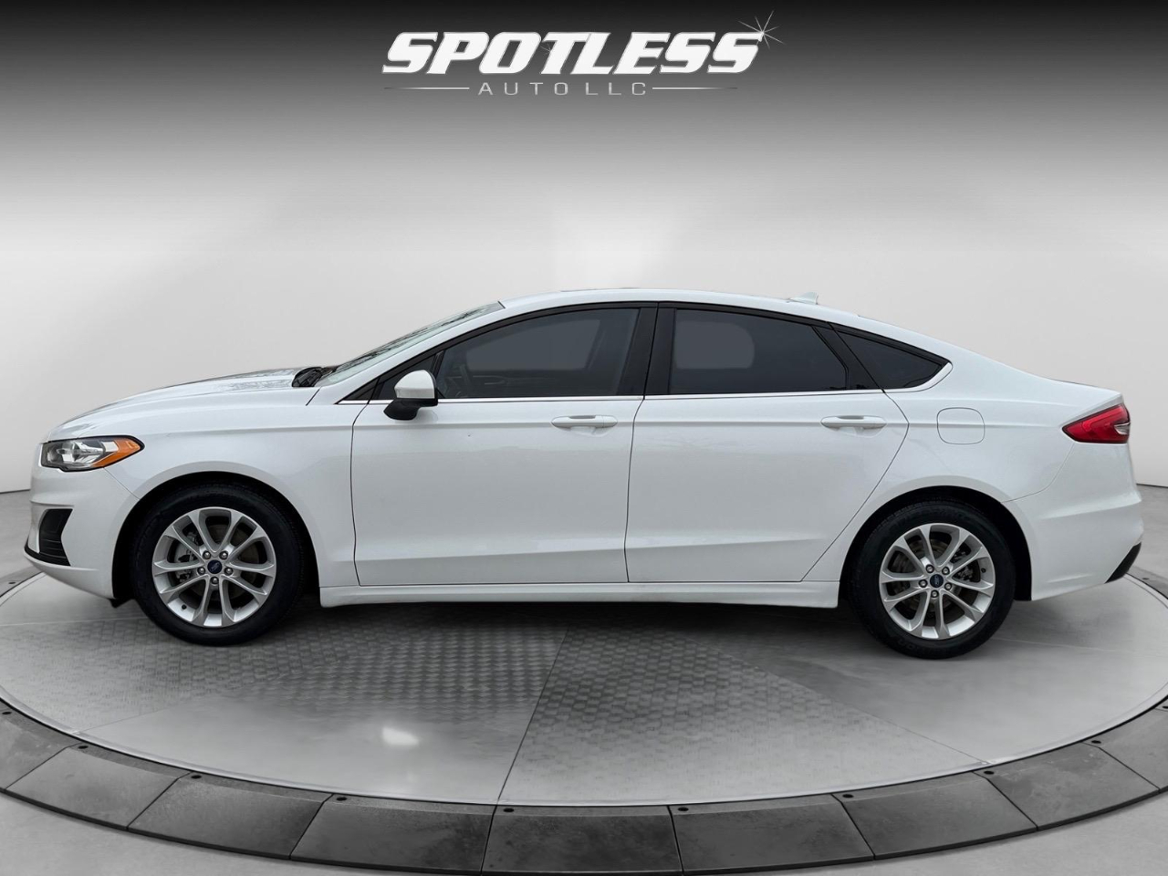 Ford Fusion SE 2020