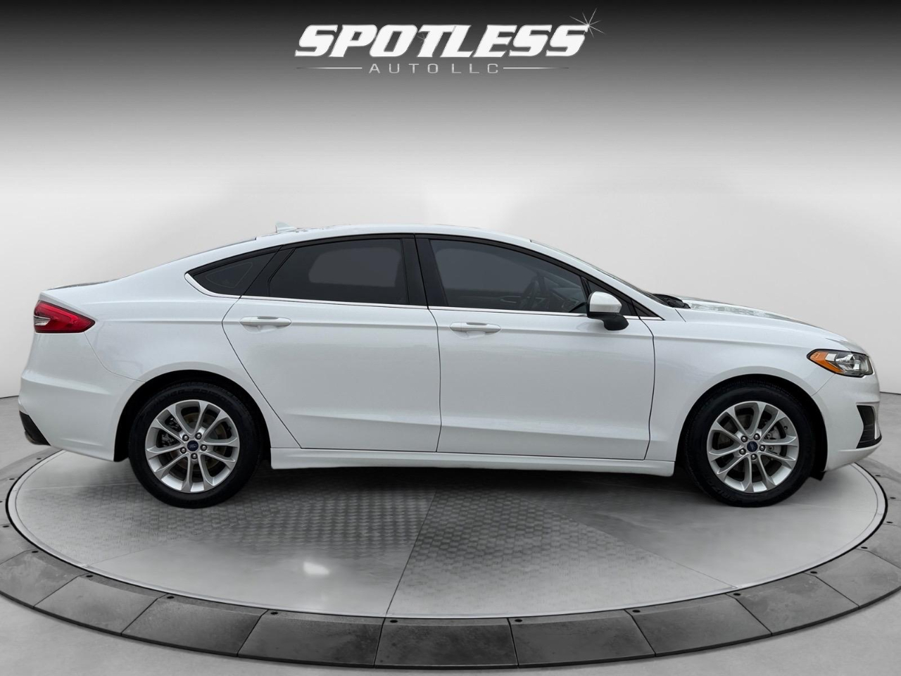 Ford Fusion SE 2020