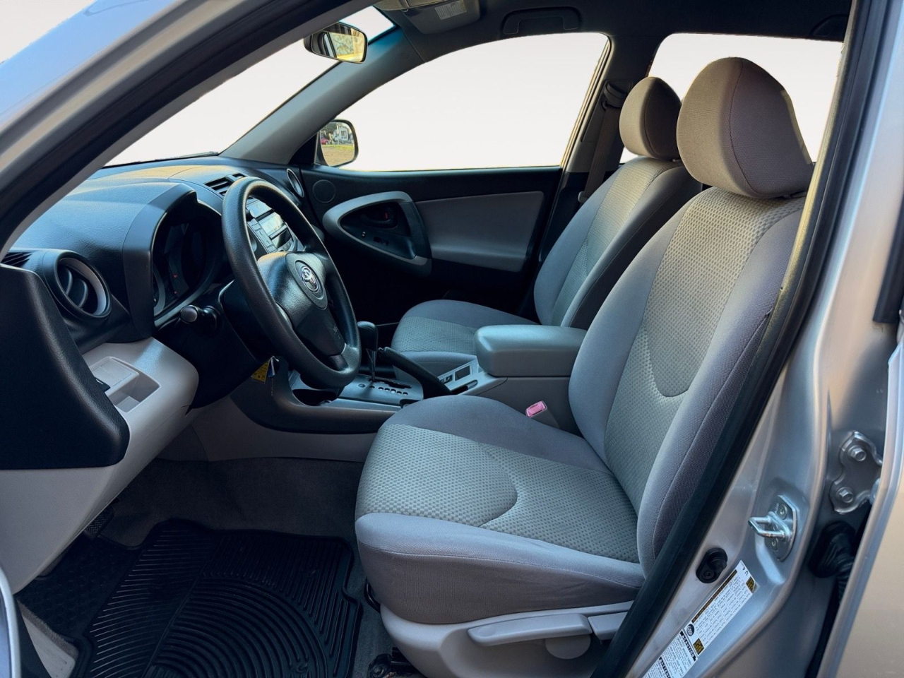 Toyota RAV4 Base I4 4WD 2008