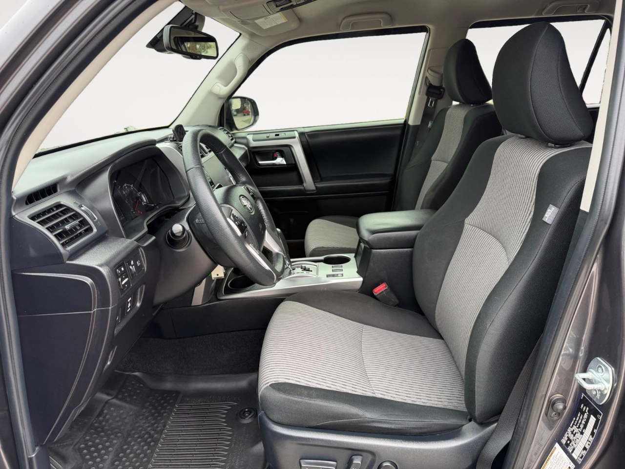 Toyota 4Runner SR5 4WD 2021