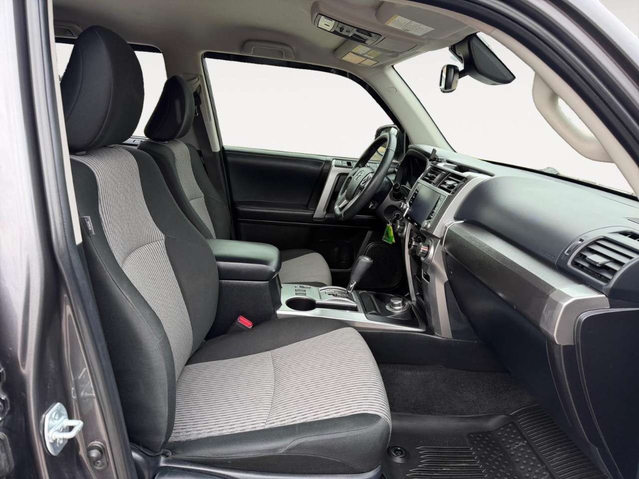 Toyota 4Runner SR5 4WD 2021