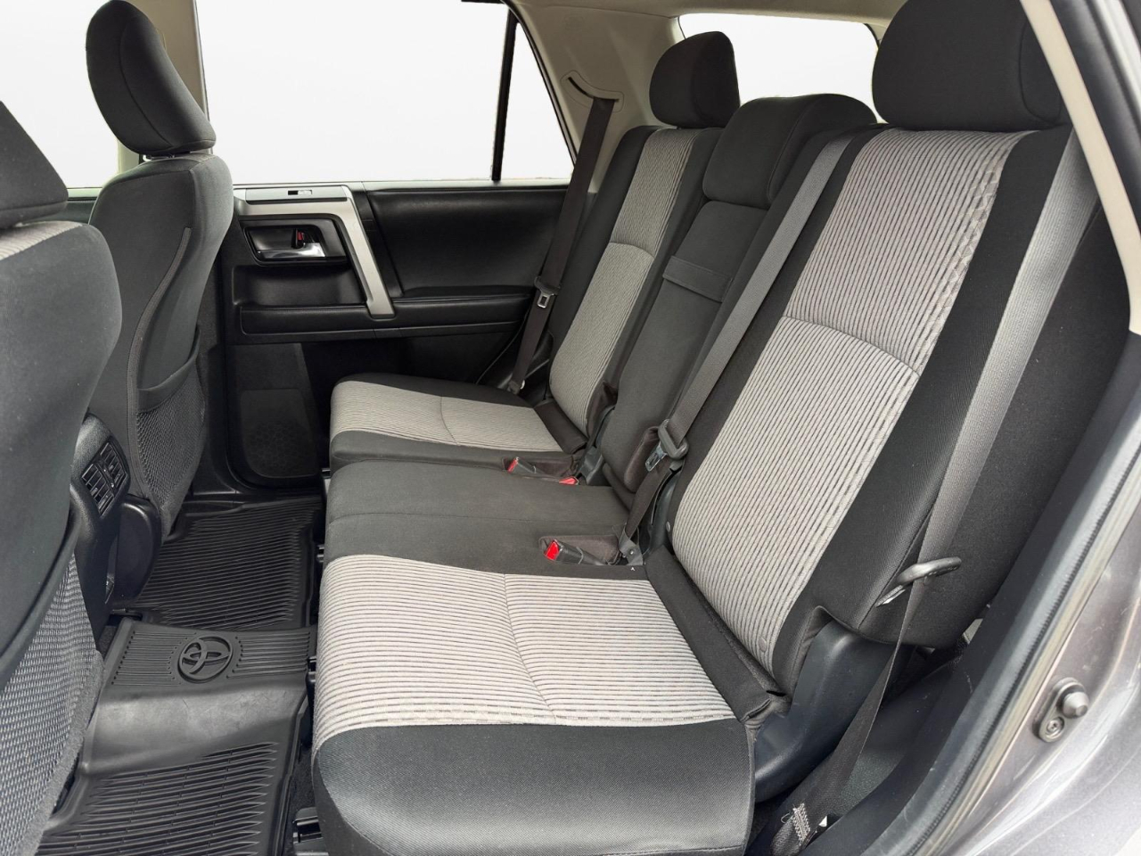 Toyota 4Runner SR5 4WD 2021