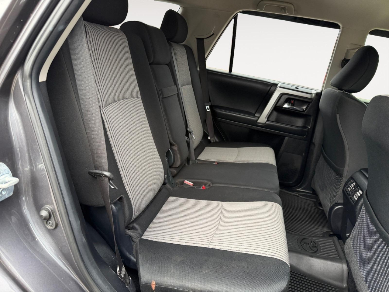 Toyota 4Runner SR5 4WD 2021